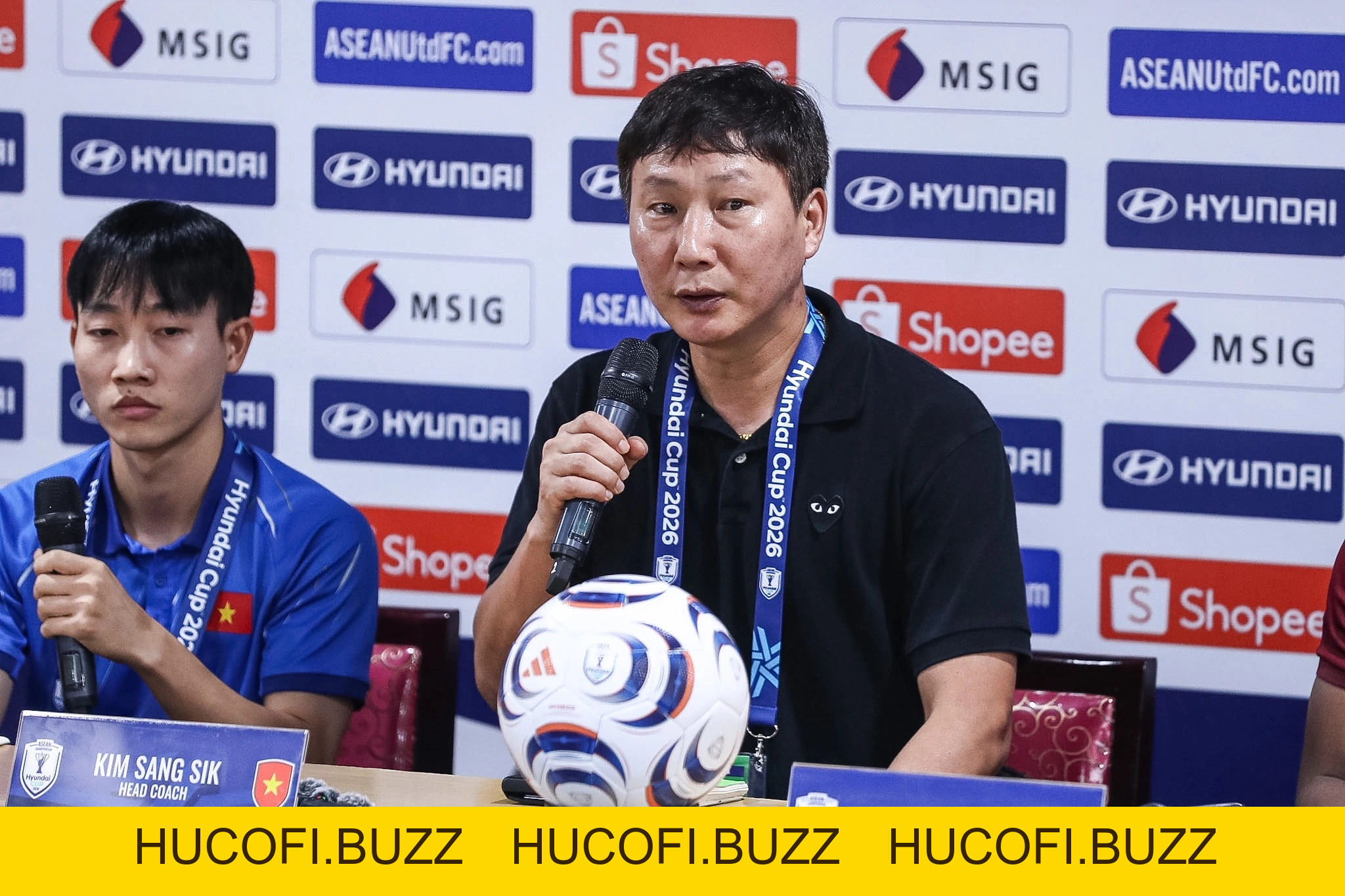 OK9 - HLV Kim Sang Sik Hy Vọng Xuân Son Tỏa Sáng Rực Rỡ Tại Trận Chung Kết ASEAN Cup 2026 - HUCOFI.BUZZ